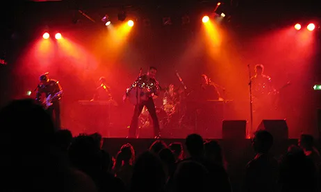 Last Friday, Sharon, her friend Amy and I went to the Catalyst in Santa Cruz to see Super Diamond